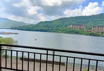 Lake view studio House2 has Balcony rooms