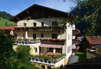 Landhotel Almr  sl im Gro  arltal has Balcony rooms