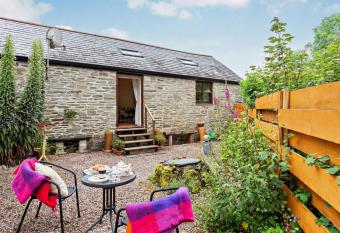 Tiptoe Barn allows 18 year olds to book a room