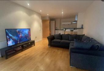 Remarkable 2-Bed Apartment in Leeds has Smoking rooms