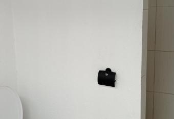 Recanto no centro de Cascavel PR has rooms with a private hot tub