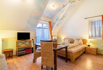 Schusterjunge Aparthotel A6 has Balcony rooms