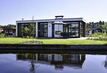 Holiday Home MarinaPark Nieuw Loosdrecht-3 by Interhome has Balcony rooms