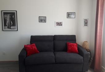 L INSO GAMBETTA allows 18 year olds to book a room