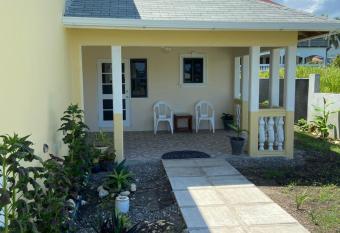 1 Bed Cottage in Gated Community allows 18 year olds to book a room