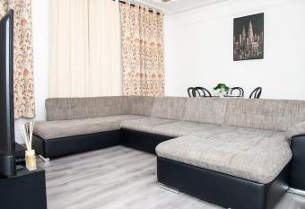 A luxury 2 bedroom flat in NN1 allows 18 year olds to book a room