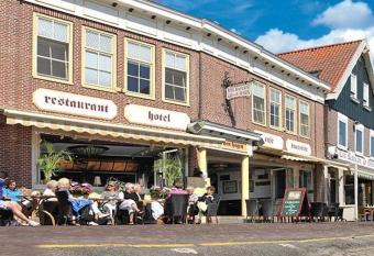 Hotel Cafe Restaurant Van Den Hogen allows 18 year olds to book a room