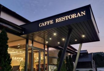 Motel Bor has Smoking rooms