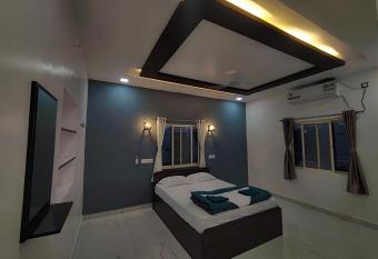 Raj Homestay Hampi allows 18 year olds to book a room