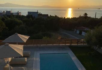 DREAM ZEN at Mantineia allows 18 year olds to book a room