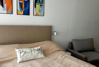 Your little home in San Telmo has rooms with a private hot tub