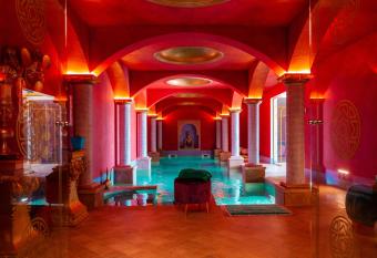 Casa Blanca has rooms with a private hot tub