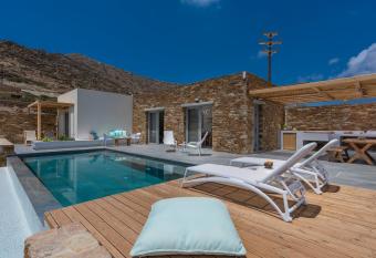 Calma Villas Ios allows 18 year olds to book a room