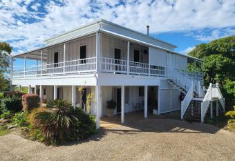 Ribbonwood Bed & Breakfast, Emu Park Qld has Balcony rooms