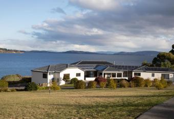 Sea View Guest House has Balcony rooms