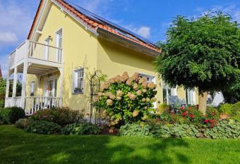 FeWo Hope allows 18 year olds to book a room