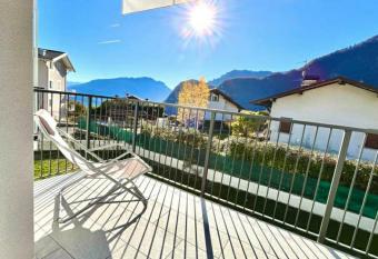 Appartamento Due Laghi has Balcony rooms