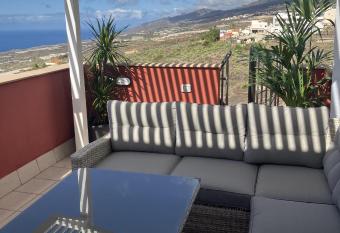 Narancsvir  g has Balcony rooms