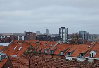 Center apartment - top floor penthouse with views of the city has Balcony rooms