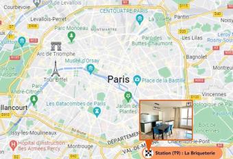 Aux portes de Paris, parking sur place has Balcony rooms