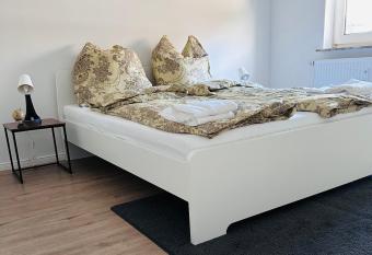 Doppelzimmer allows 18 year olds to book a room