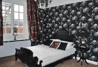 The George Hotel allows 18 year olds to book a room