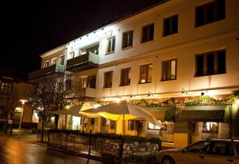 Stora Hotellet Osby allows 18 year olds to book a room