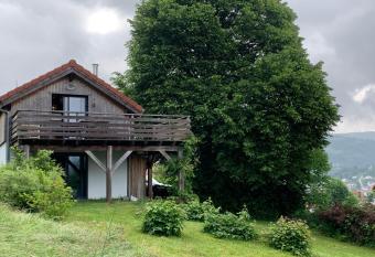 Le Chalet de Juliette has Balcony rooms