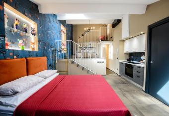 ALTANA HOUSE TORTELLINOSUITE Modena allows 18 year olds to book a room
