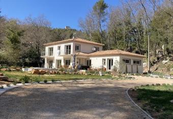 Villa Martine has Balcony rooms
