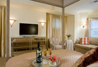 Swann House has Balcony rooms