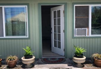 Ohana Pua Hale has Balcony rooms