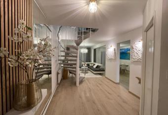 Superbe villa    2 km centre ville de Colmar has Balcony rooms