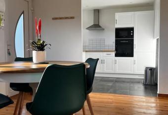 G  te L   Erable has Balcony rooms