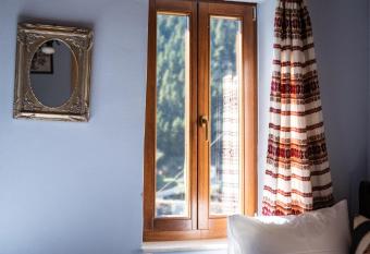 Gorianades Traditional House III has Balcony rooms