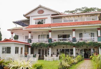 Sourenee Tea Estate allows 18 year olds to book a room