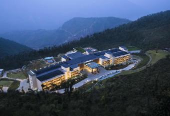 JW Marriott Mussoorie Walnut Grove Resort & Spa allows 18 year olds to book a room
