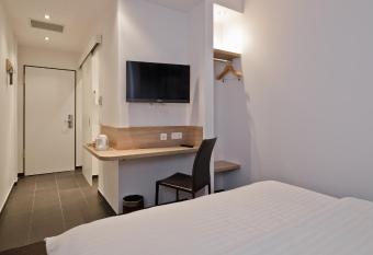 B&B Hotel M  nchen-Trudering allows 18 year olds to book a room