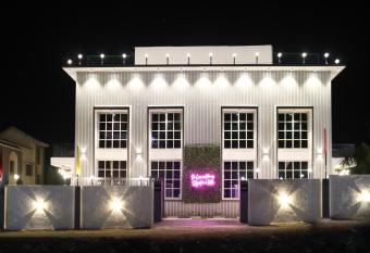 De Leisure Homes Staycation And Villa has Balcony rooms