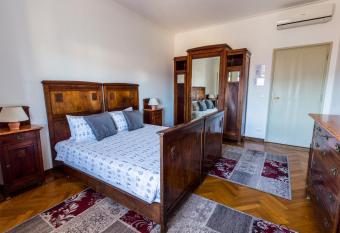 Gianduja B&B has rooms with a private hot tub