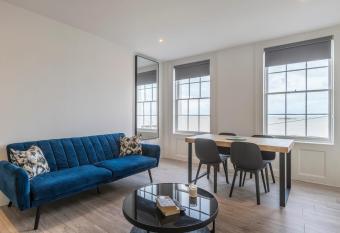 Seaside Serenity: Stylish Sea View Apartments in Herne Bay has Balcony rooms