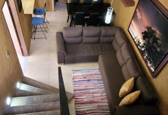 Casa Campestre Santa Emilia Lodge allows 18 year olds to book a room