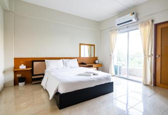 GO INN Suvarnabhumi Airport                                                                                       has Balcony rooms