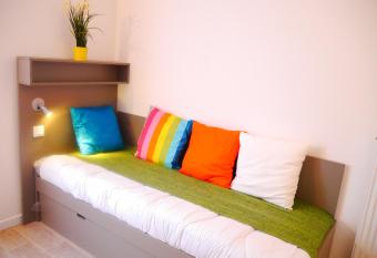 Montemp   Apparth  tel Strasbourg allows 18 year olds to book a room