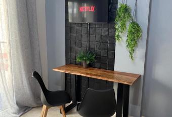 R&K MODERN APARTMENT has Balcony rooms