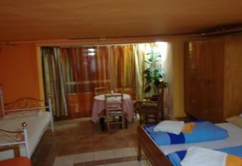 T  th Apartman has Balcony rooms