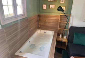 princess of Beer Sheva by CROWN has Balcony rooms