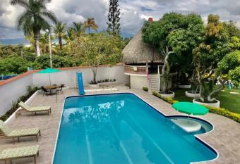 HERMOSA FINCA PRIVADA has Balcony rooms