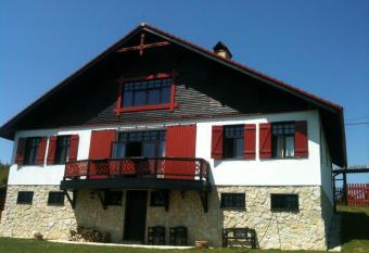 Casa Konigstein allows 18 year olds to book a room