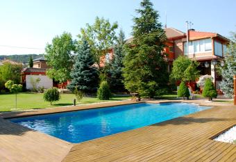 B&B Concha allows 18 year olds to book a room